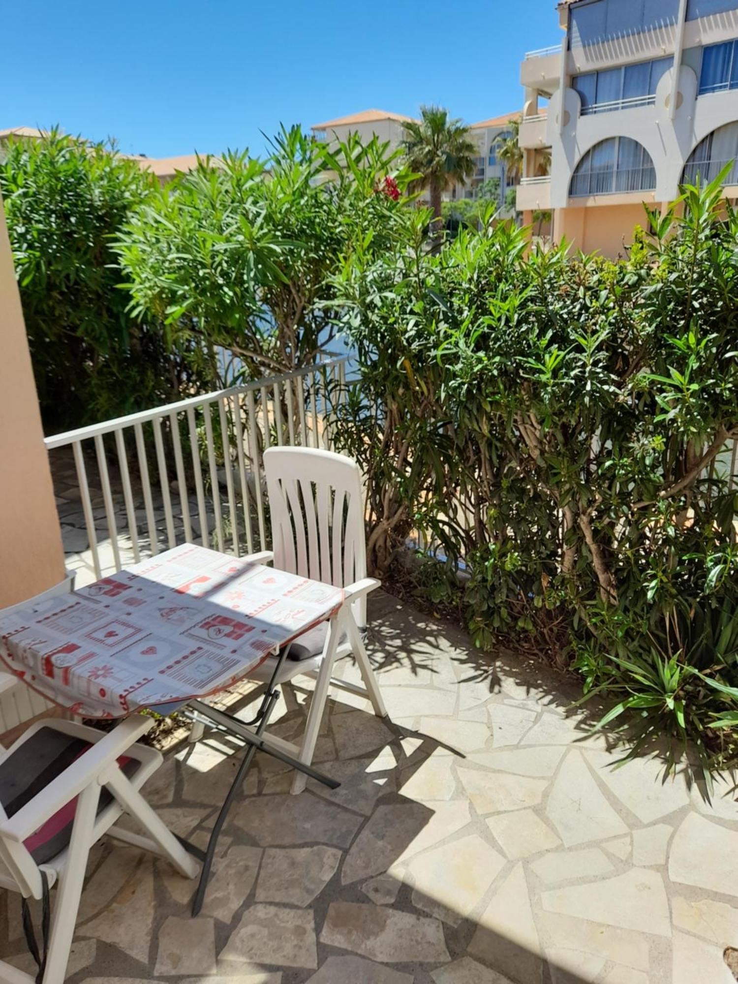 T2 Neuf Climatise A Sete 200M Plage, Parking 外观 照片